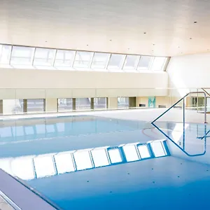 4* מלון Novotel Centre